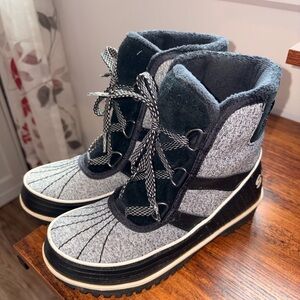 Sorel Women's Winter Boots - Black and Gray